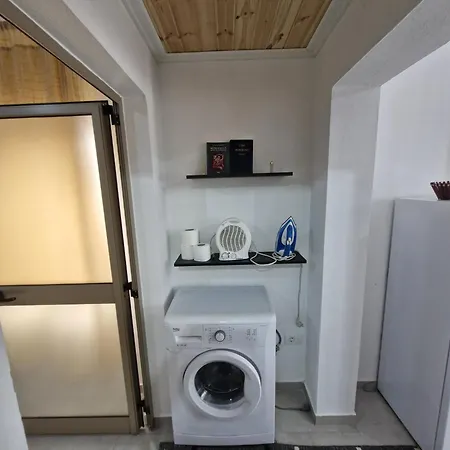 Lägenhet Small House With Panoramic View Tirana
